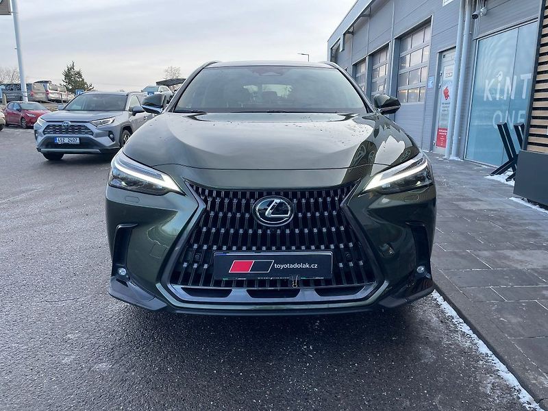 Lexus NX 350h - fotka 2 z 29
