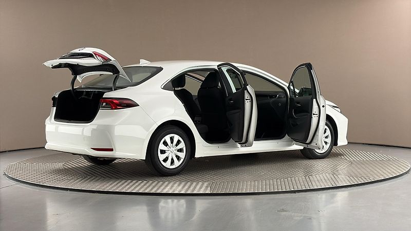 Toyota Corolla 1.8 Hybrid AUT Active Sedan - fotka 6 z 25