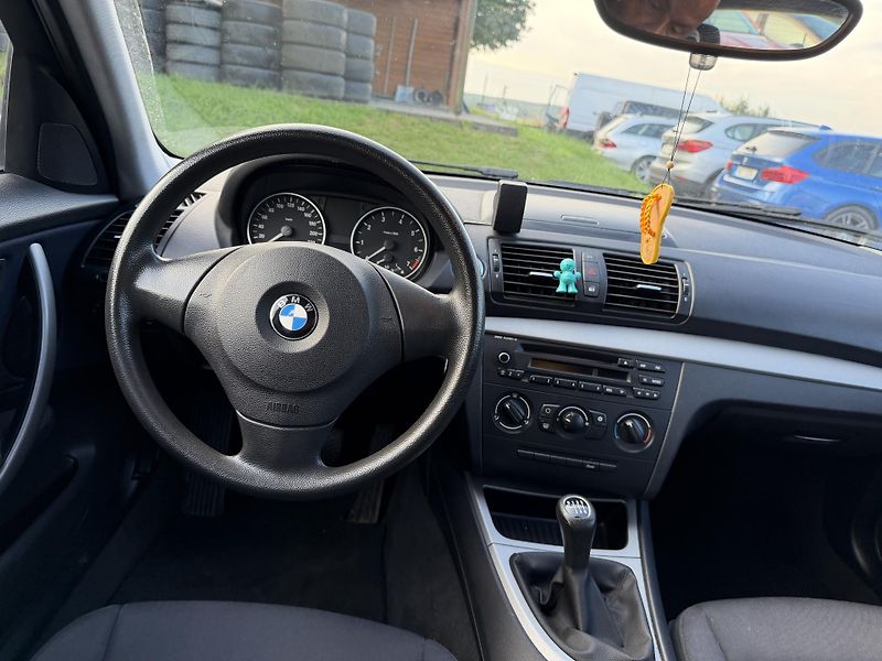 BMW Řada 1 116 - fotka 12 z 21