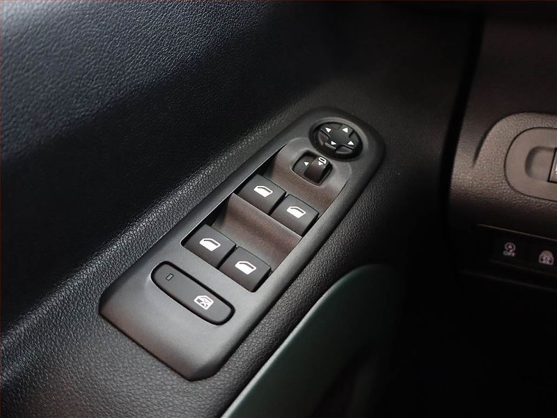 Citroën Berlingo (2018) Shine 1.5 BlueHDi, 5Míst, ČR - fotka 17 z 20