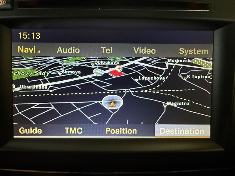 Mercedes-Benz GL (2009) 550 4MATIC - fotka 18 z 34