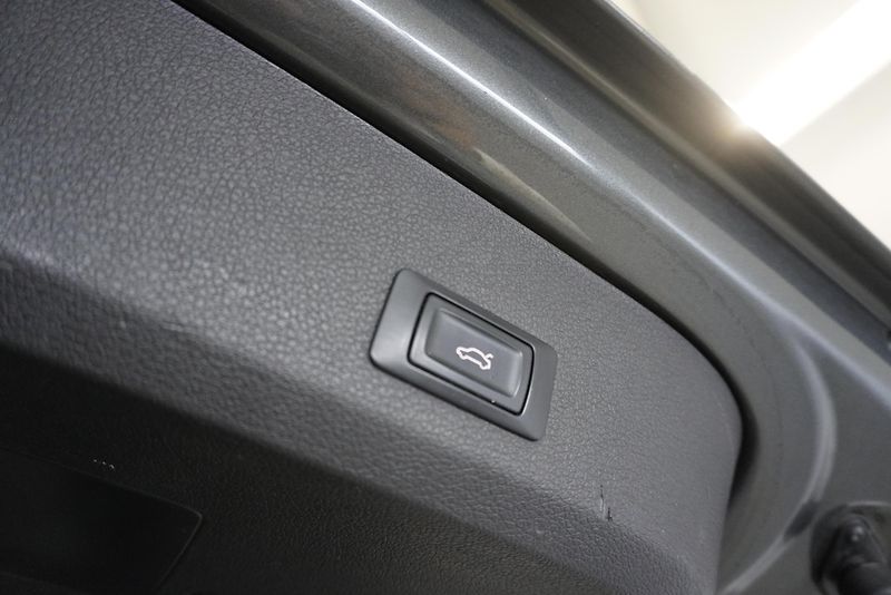 Audi Q7  4,2 TDI QUATTRO S-LINE AUT. - fotka 10 z 40