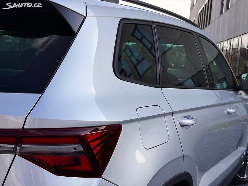 Škoda Karoq 2.0 TDi/DSG/STYLE/DPH - fotka 12 z 23