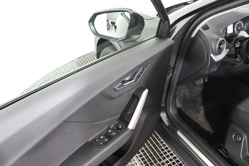 Audi Q2 Advanced 35 TFSI Stronic - fotka 21 z 26
