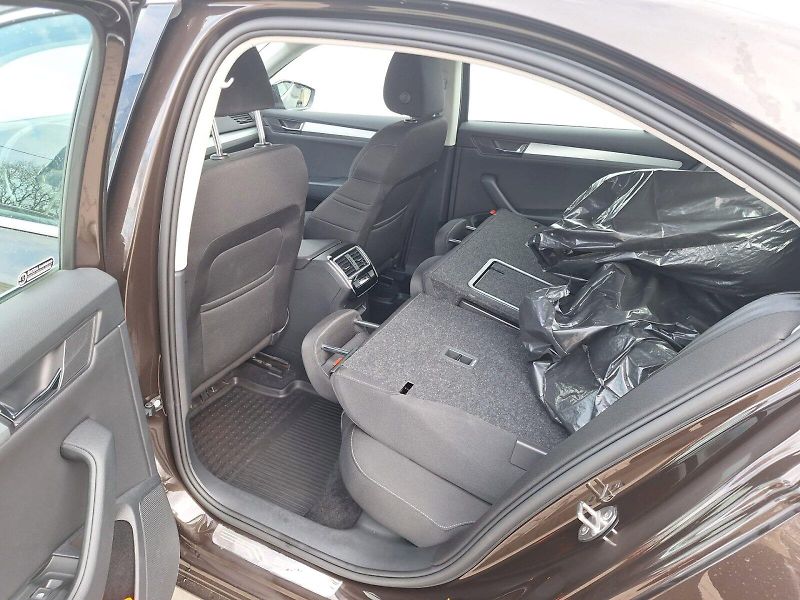 Škoda Superb (2018) 2.0 TDI / 110 kW / 7DSG / Ambi - fotka 24 z 26