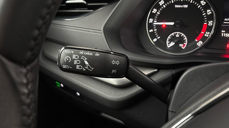 Škoda Octavia 2.0 TDI Active - fotka 14 z 24