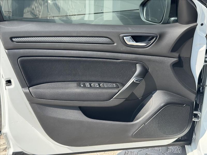Renault Mégane 1,3 TCE Limited Grandtour ČR - fotka 15 z 30