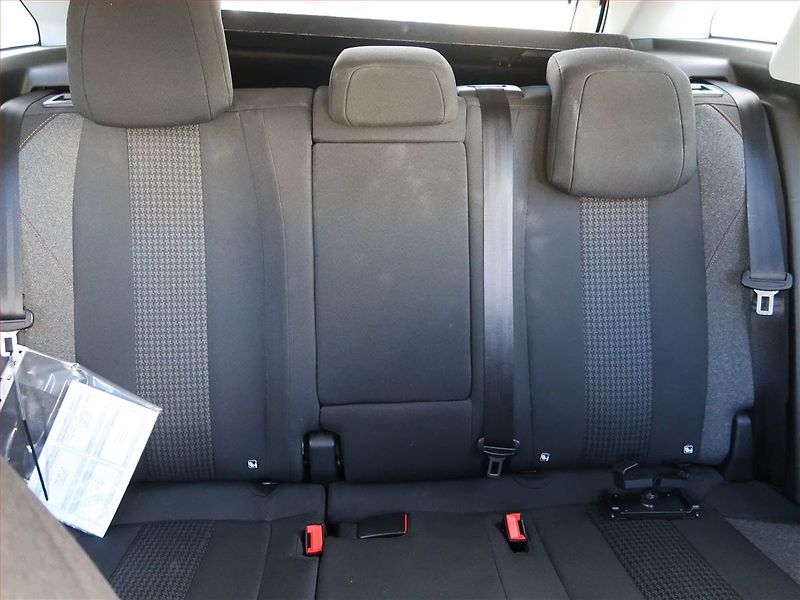Peugeot 3008 (2020) 1.2 PureTech, Automat, Navi - fotka 10 z 18