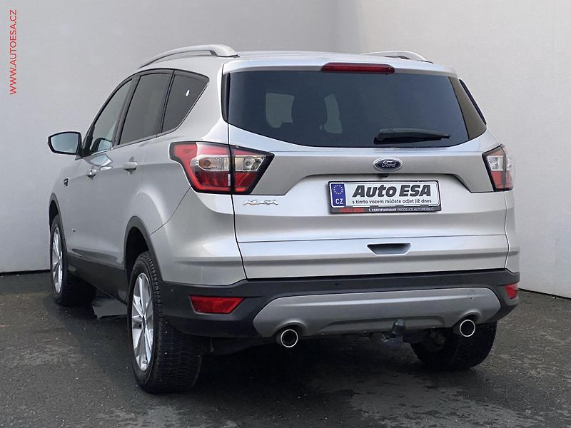 Ford Kuga (2018) 2.0 TDCi 4x4, Titanium, AT - fotka 6 z 17