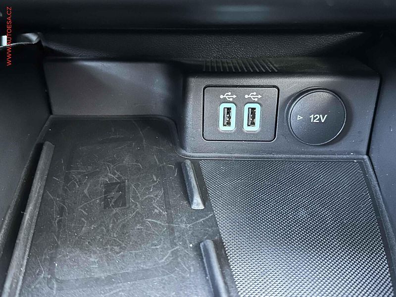 Ford Focus (2021) 1.5EB, 1.maj,ČR, Titanium - fotka 19 z 22