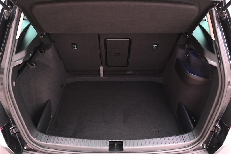 Škoda Karoq 2,0 TDI 85kW DSG Style Záruka - fotka 10 z 28