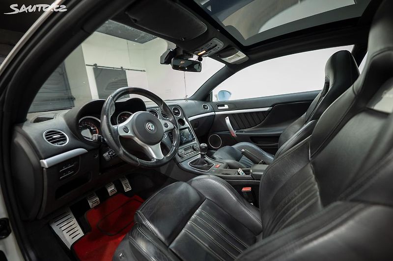 Alfa Romeo Brera SkyView 2.4 JTDm 154 kW - fotka 10 z 29