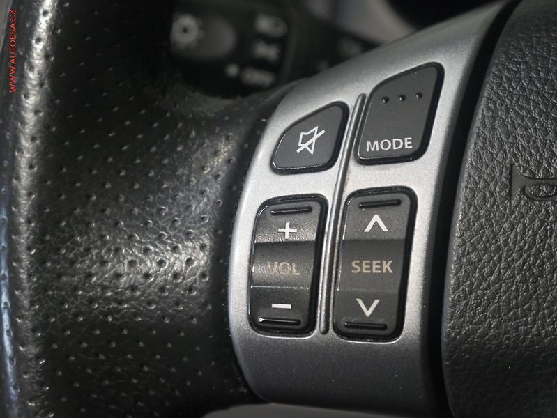 Suzuki SX4 (2013) 1.6VVT 4x4, 1.maj,ČR, AC - fotka 13 z 16