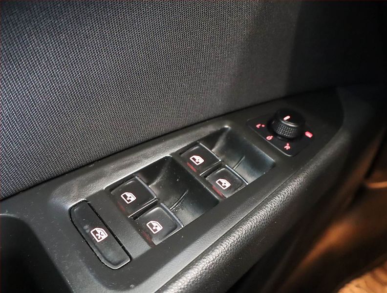 Seat Leon (2019) 1.5 TSI, Tempomat - fotka 21 z 22