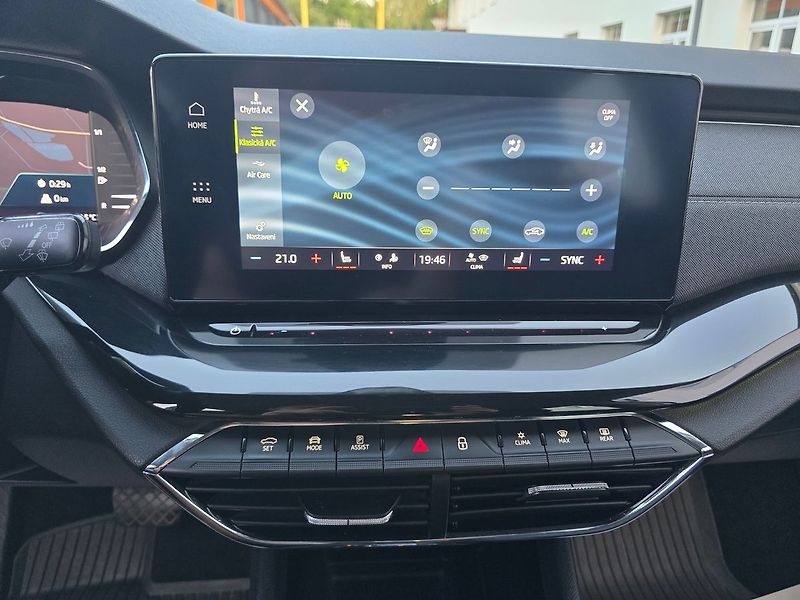 Škoda Octavia 2.0TDi 110kW DSG STYLE + NAVI - fotka 27 z 44