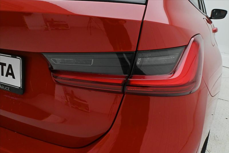 BMW Řada 3 2,0 320d 140 kW Steptronic Zár - fotka 31 z 32
