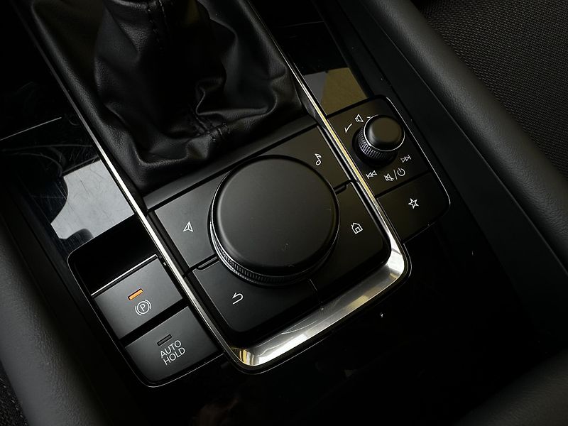 Mazda 3 (2019) 2.0L SKYACTIV-G * ČR * 1.Maj.  - fotka 21 z 43