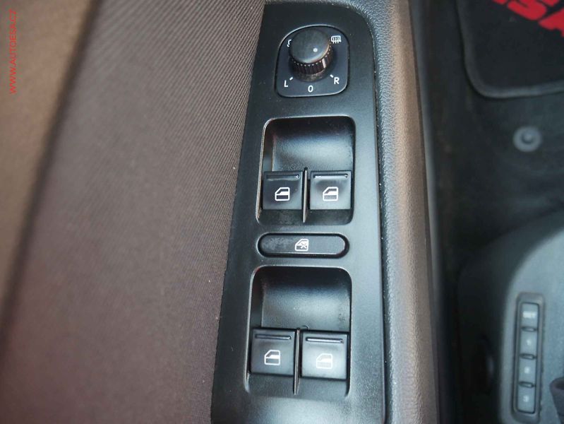 Škoda Superb (2010) 2.0TDi, Ambition, DSG - fotka 12 z 12