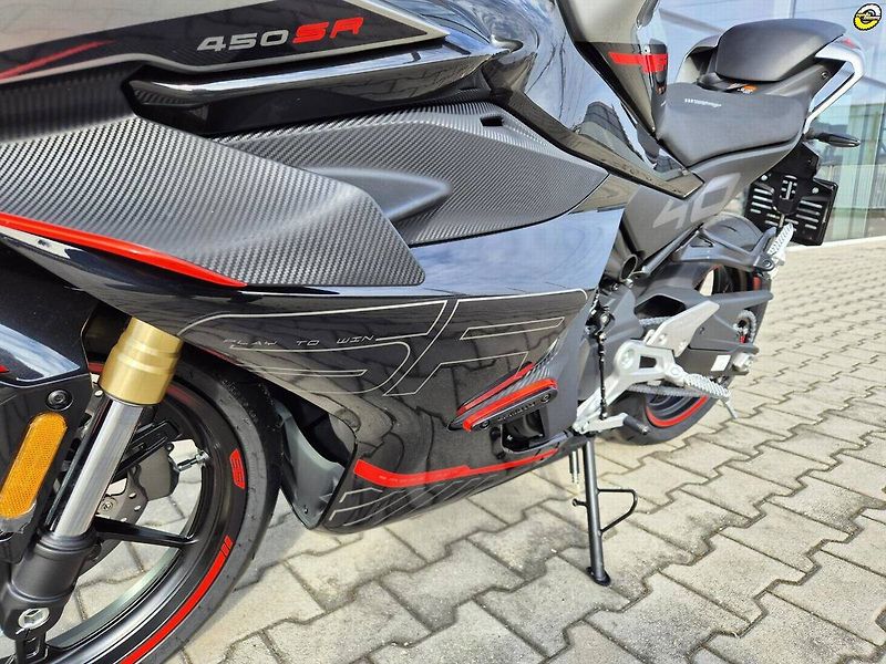 CFMOTO 450 SR (2026) AKČNÍ CENA - fotka 26 z 31