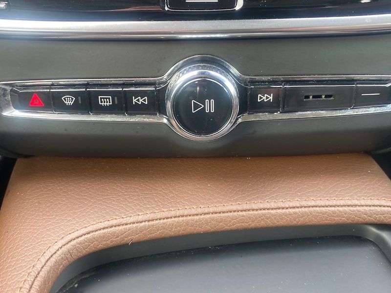 Volvo S90 (2018) 2,0 D4 Inscription-aut.(140kW) - fotka 22 z 27