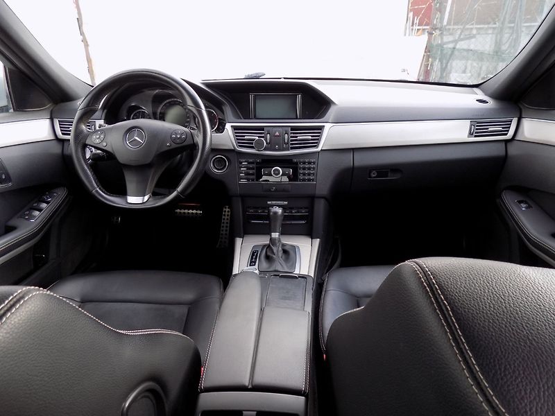 Mercedes-Benz Třídy E (2009) 220d/AMG-Line/AT/LED/bi-xenon/ - fotka 19 z 37