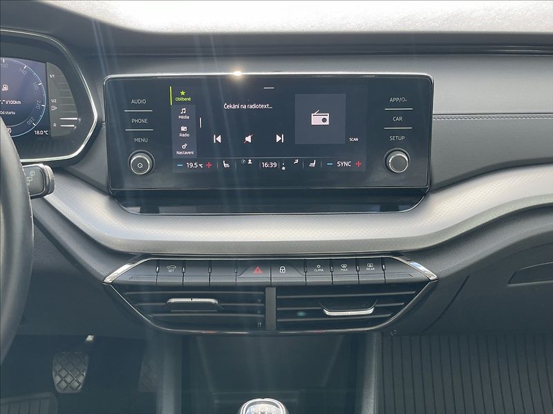 Škoda Octavia 2,0 TDI Combi Ambition Plus - fotka 11 z 22