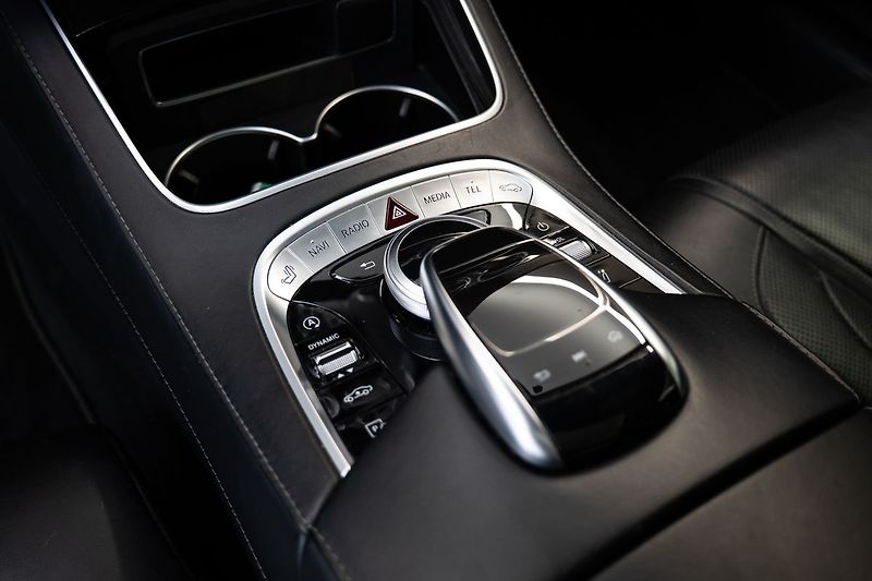 Mercedes-Benz Třídy S 400d 4MATIC/LED/360/Pano - fotka 17 z 23