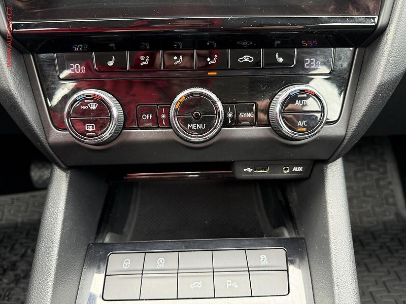 Škoda Octavia (2017) 1.8TSi 4x4, 2.maj,ČR, Style - fotka 17 z 19