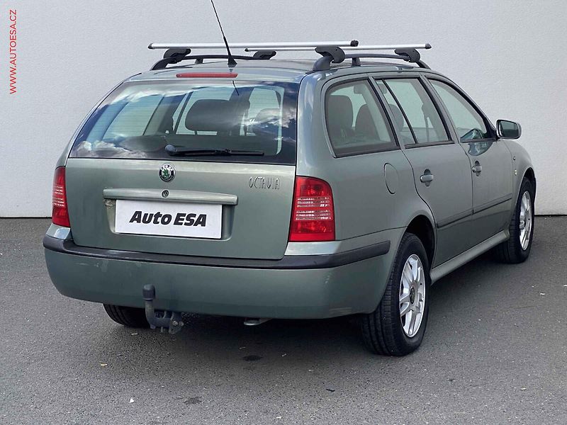 Škoda Octavia (2002) 1.6i, ČR, AC, TZ - fotka 4 z 12