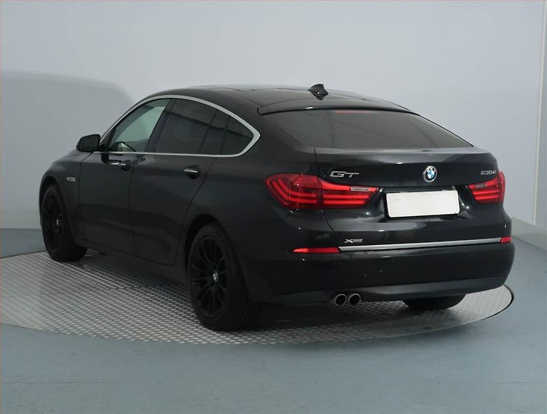 BMW Řada 5 (2013) 530d xDrive GT, 4X4, Automat - fotka 4 z 14