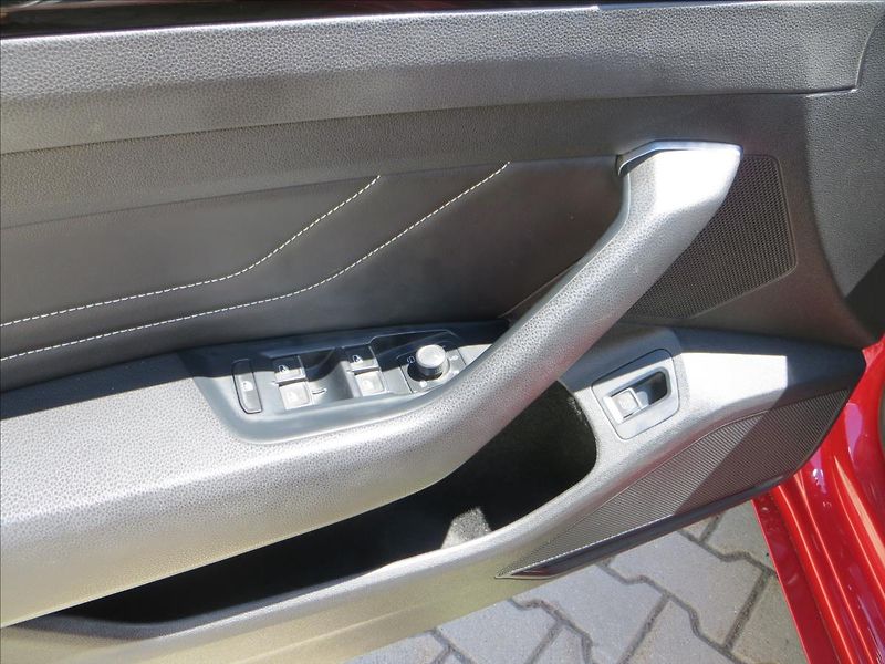 Volkswagen Arteon 2,0 TDI Elegance ČR - fotka 11 z 26