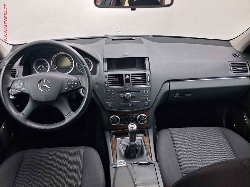 Mercedes-Benz Třídy C (2008) 2.5i C230, Elegance, TZ - fotka 8 z 18