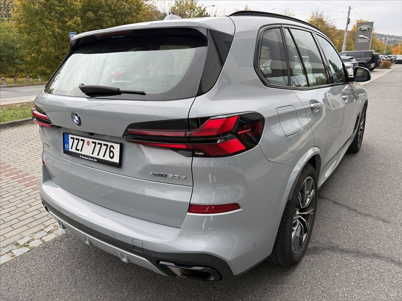 BMW X5 3,0 30d xDrive - fotka 8 z 36