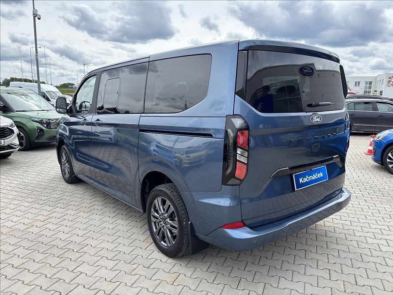 Ford Tourneo Custom 2,0 EcoBlue Titanium 125kW L1 - fotka 3 z 44