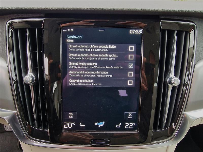 Volvo V90 2.0 D4 Momentum Pro,ČR,1.Maj. - fotka 35 z 50