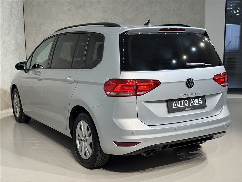 Volkswagen Touran 2,0 TDi  DSG Comfortline LED V - fotka 9 z 43