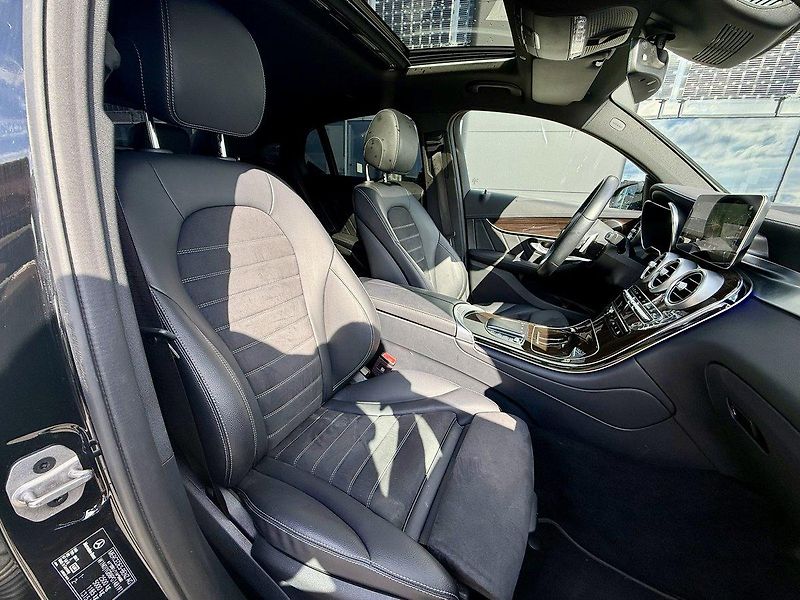 Mercedes-Benz GLC (2023) 200 d 4MATIC kupé - fotka 37 z 45