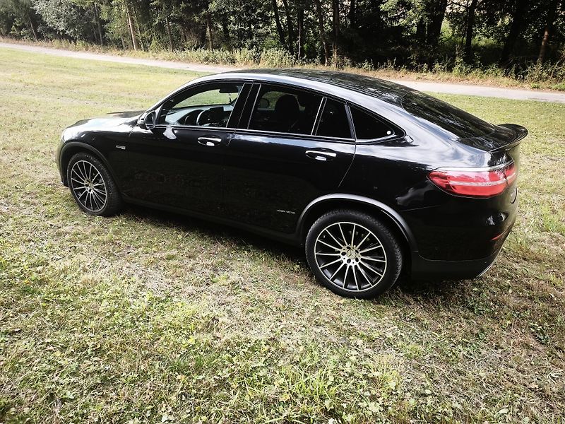 Mercedes-Benz GLC (2018) - fotka 2 z 20