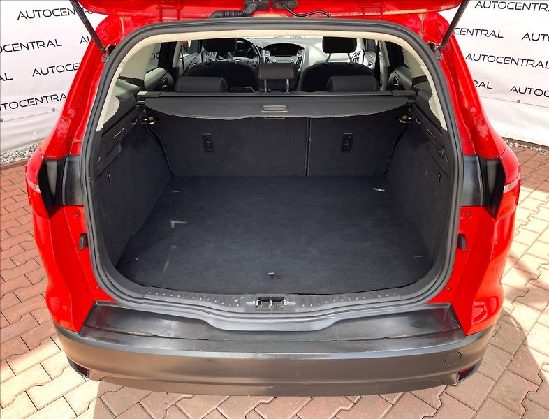 Ford Focus 1,0 i,92kW,ČR,DPH,STK 7/28 - fotka 10 z 22