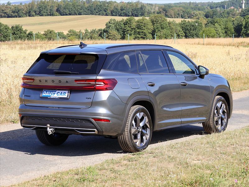 Škoda Kodiaq 2,0 TDI 4x4 DSG Sportline - fotka 7 z 40
