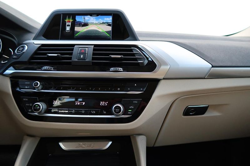 BMW X4 xDrive20d - fotka 8 z 17