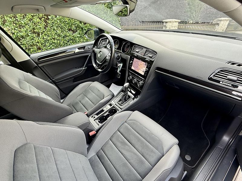 Volkswagen Golf Variant (2020) 2,0TDi 110kW HIGHLINE DSG ČR - fotka 4 z 15