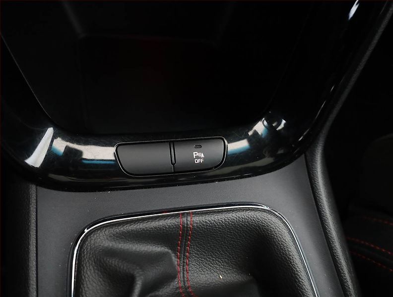 Kia Ceed (2014) 1.6 T-GDI GT, Kůže, Navi - fotka 12 z 21