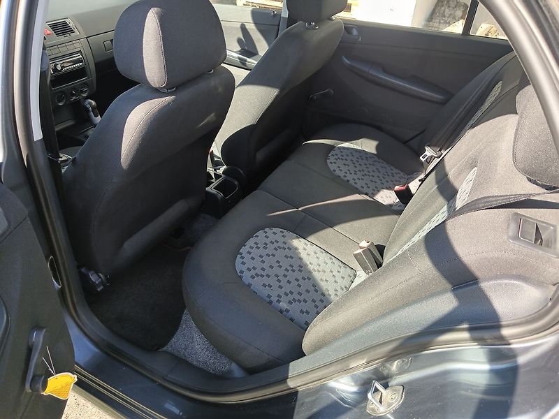Škoda Fabia 1.2 HTP  COOL - fotka 16 z 36