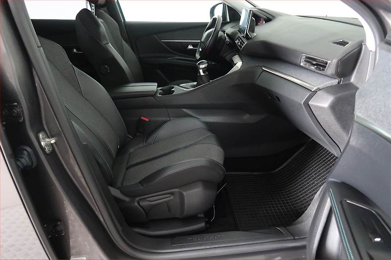 Peugeot 3008 (2022) Allure Pack 1.2 PureTech - fotka 9 z 18