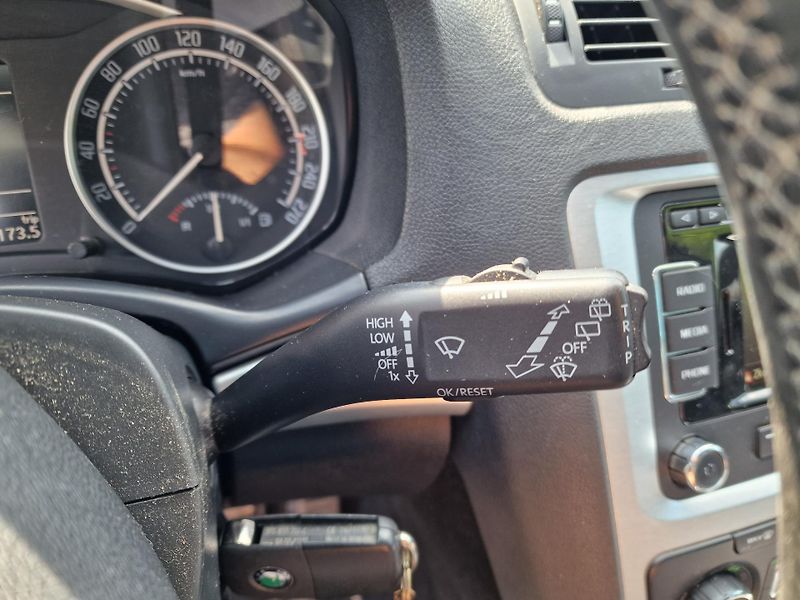 Škoda Octavia RS 2,0TDI 125KW VÝHŘEV TAŽNÉ  - fotka 17 z 19