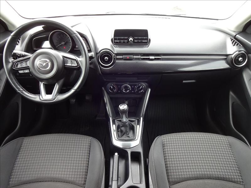 Mazda 2 1,5 i SKYACTIVE - fotka 32 z 48