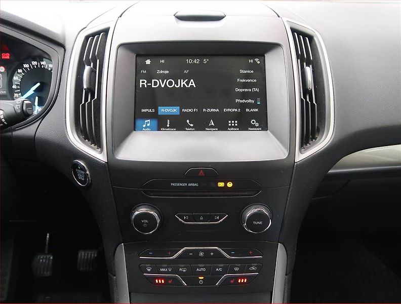 Ford Galaxy (2018) 2.0 TDCi, 7 míst, Navi - fotka 12 z 16