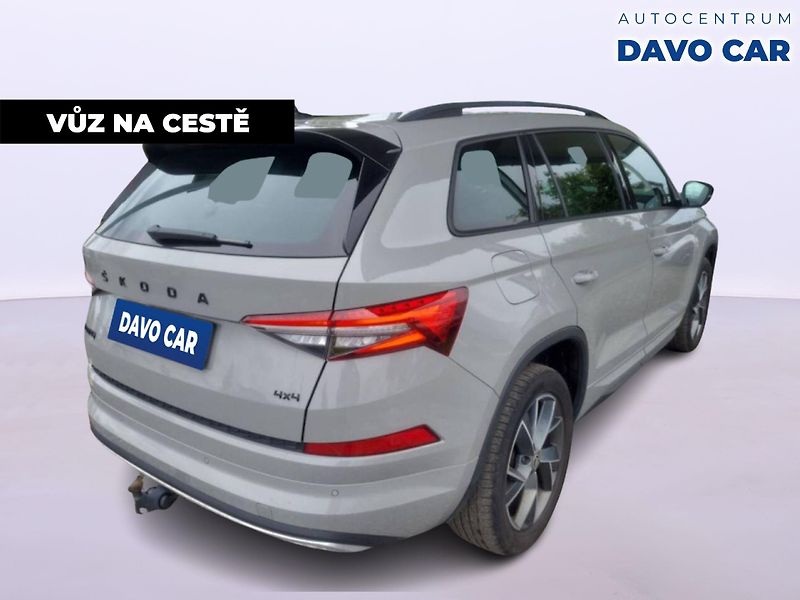 Škoda Kodiaq 2,0 TSI Sportline 4x4 DSG Tažn - fotka 2 z 12