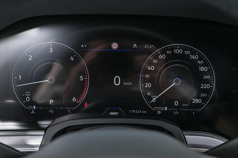 Volkswagen Touareg - fotka 29 z 40